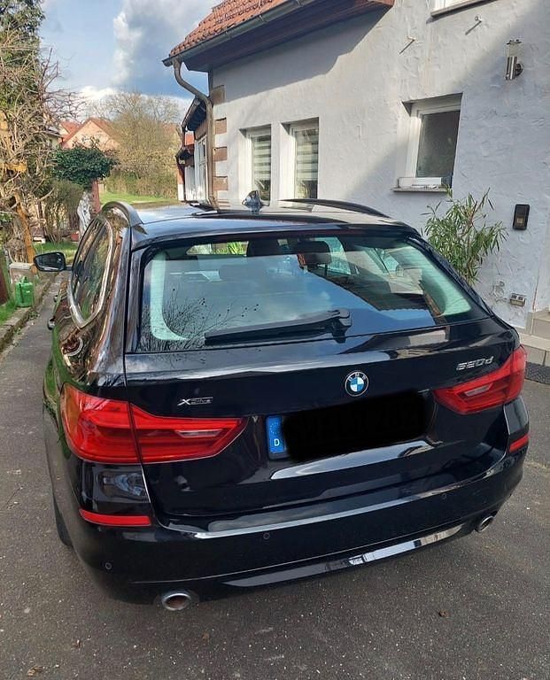 Gebraucht BMW 520 190 PS (139 kW) 2018 Schwarz Limousine