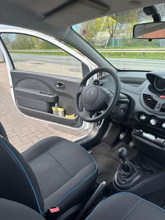 Second-hand Renault Twingo Dynamique 75 CP (55 kW) 2013 Alb Hatchback