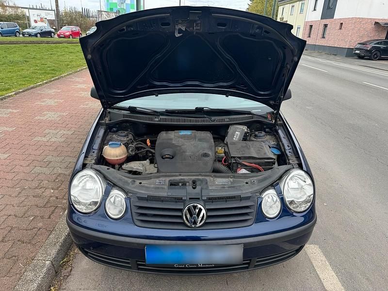 Gebraucht VW Polo 65 PS (47 kW) 2003 Blau Kleinwagen