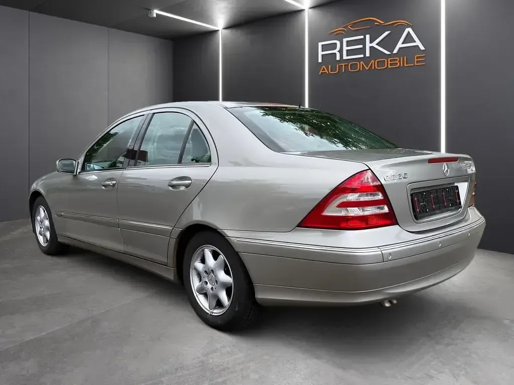 Gebraucht Mercedes C220 Elegance 150 PS (110 kW) 2006 Silber Limousine