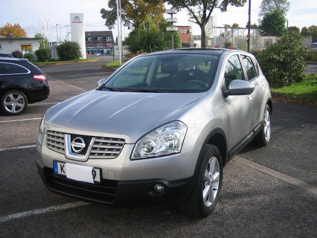 Silber metallic Gebraucht 2009 Nissan Qashqai SUV | 15.500 € - Bild 1/4