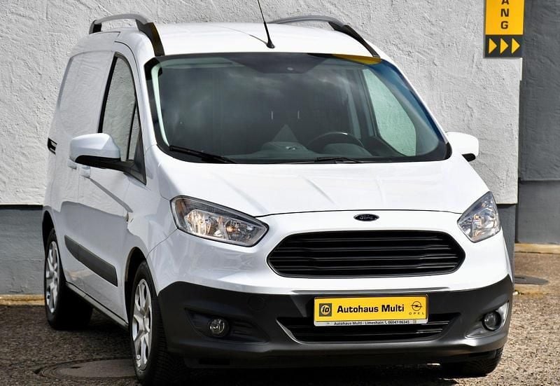 Gebraucht Ford Transit Basis 101 PS (74 kW) 2018 Weiß Van / Kleinbus