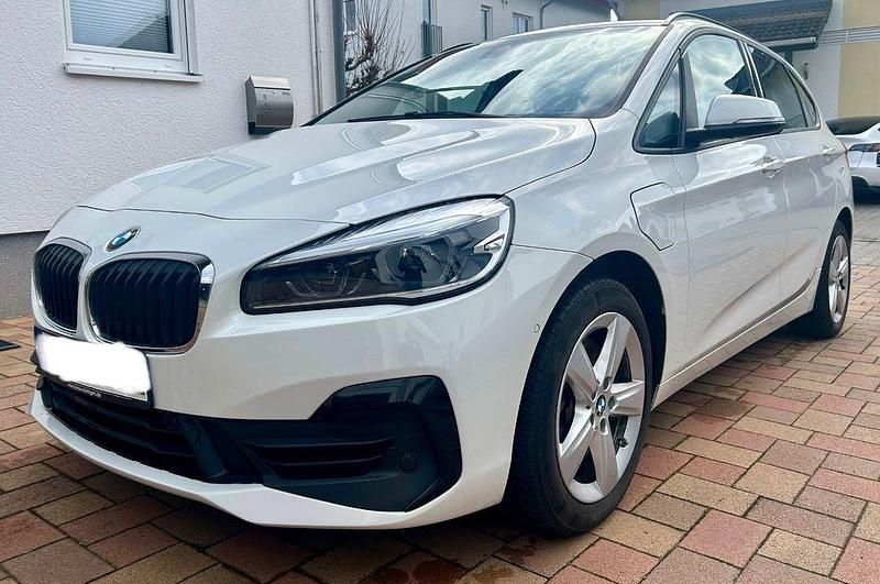 Gebraucht BMW 225 Active Tourer iPerformance 224 PS (164 kW) 2020 Weiß Van / Kleinbus