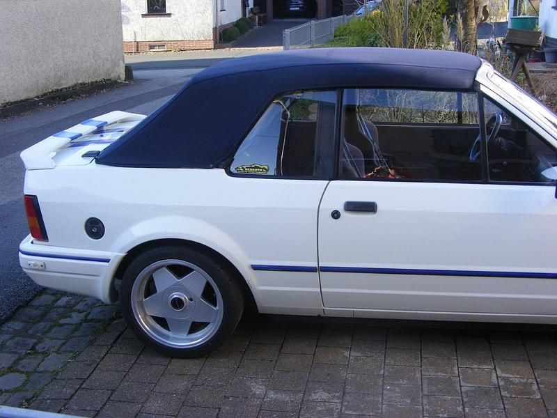 Gebraucht Ford Escort Cabriolet 90 PS (66 kW) 1987 Weiß Cabrio