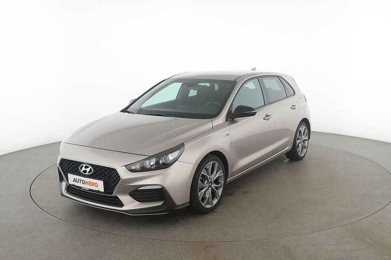 Beige Gebraucht 2020 Hyundai i30 N Line Limousine | 16.500 € (Superpreis) - Bild 1/3