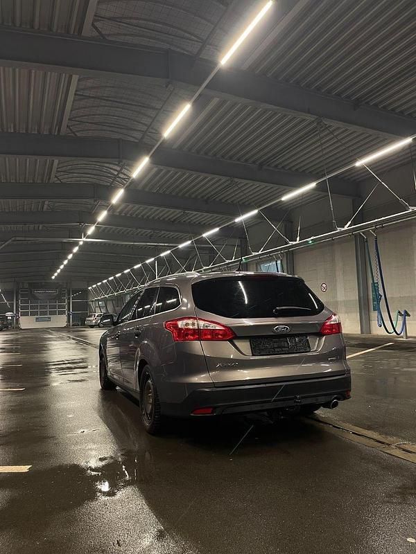 Gebraucht Ford Focus 150 PS (110 kW) 2012 Braun Kombi