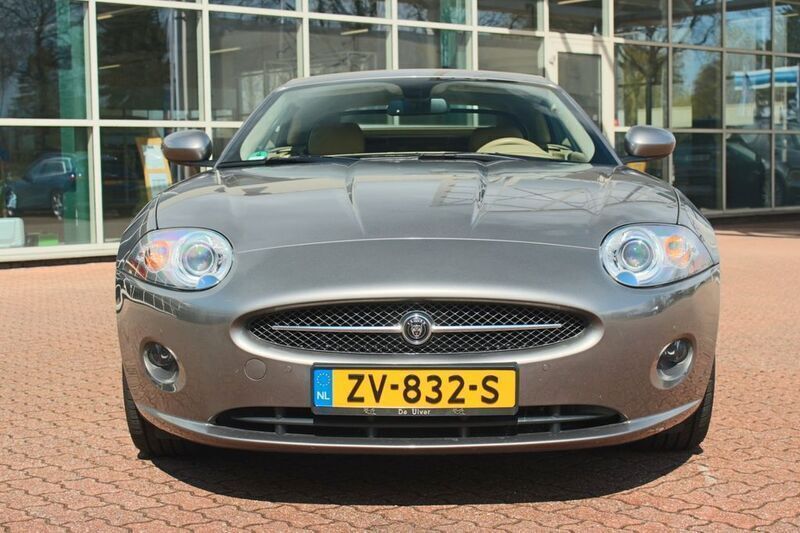 Gebraucht Jaguar XK 258 PS (189 kW) 2009 Grau Cabrio