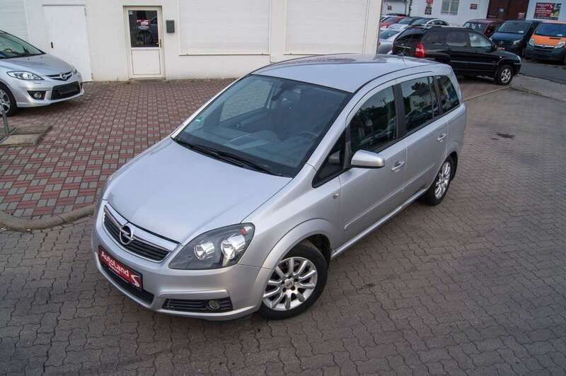 Silber Gebraucht 2005 Opel Zafira Cosmo Van / Kleinbus | 3.499 € (Etwas zu teuer) - Bild 1/4