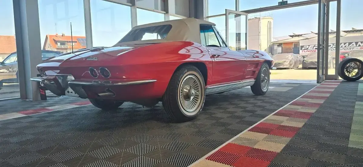 Używany Corvette Stingray 299 KM (219 kW) 1963 Czerwony Kabriolet