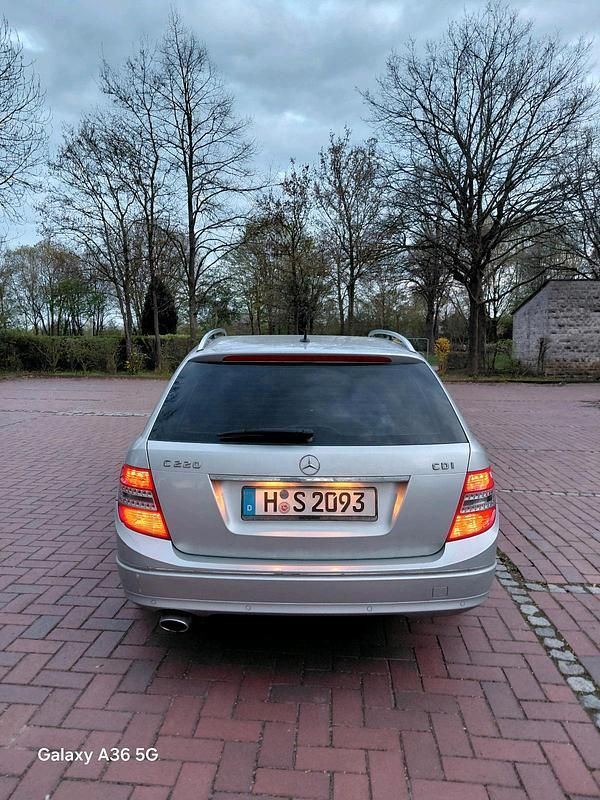 Gebraucht Mercedes C220 170 PS (125 kW) 2009 Silber Kombi