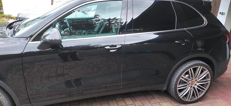 Schwarz Gebraucht 2011 Porsche Cayenne SUV | 15.950 € (Guter Preis) - Bild 1/4