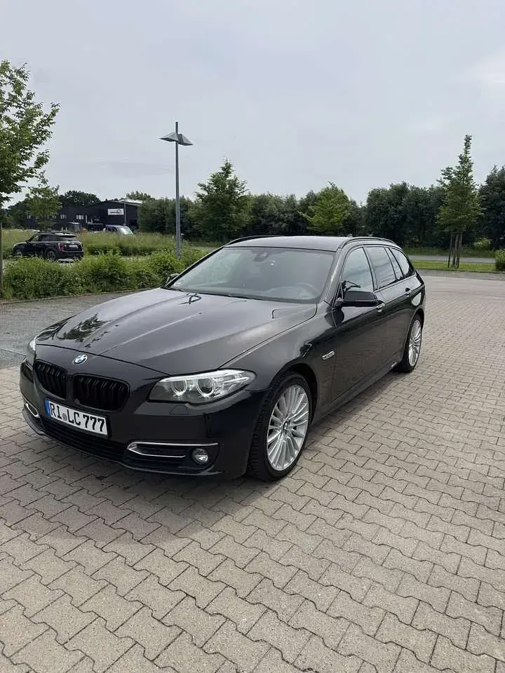 Gebraucht BMW 520 Luxury Line 190 PS (139 kW) 2015 Schwarz Kombi