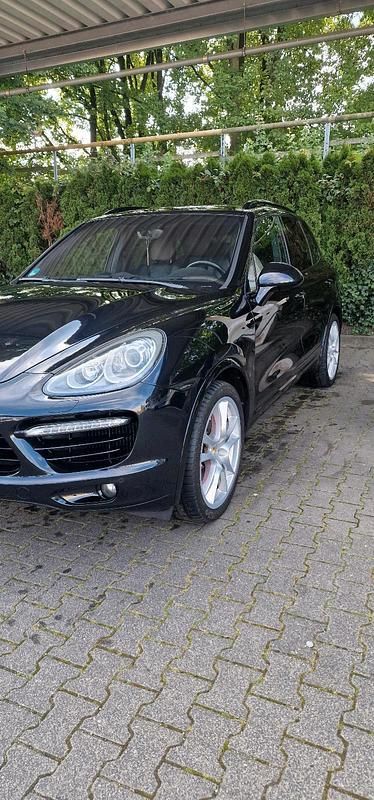 Schwarz Gebraucht 2011 Porsche Cayenne Turbo SUV | 25.000 € (Etwas zu teuer) - Bild 1/4
