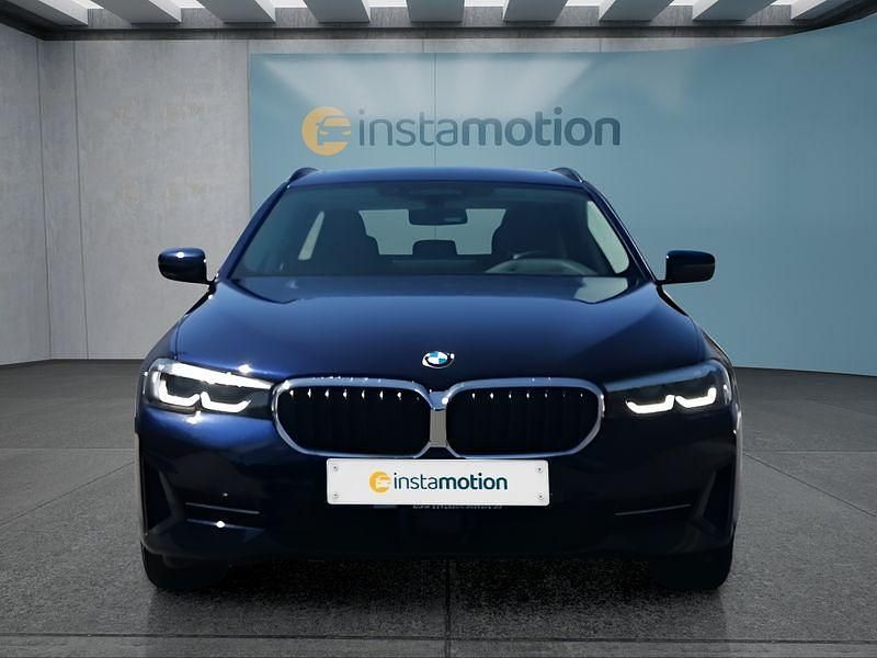 Gebraucht BMW 530 286 PS (210 kW) 2022 Blau Kombi