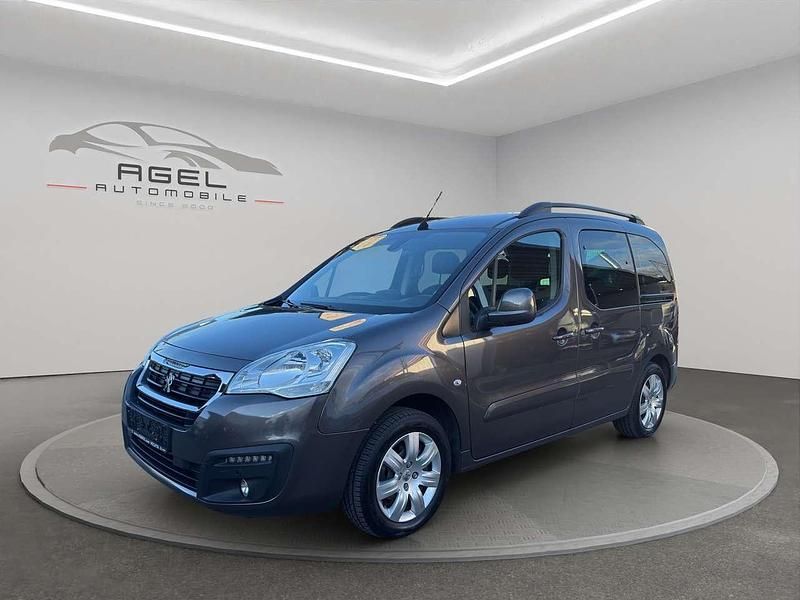 Braun Gebraucht 2018 Peugeot Partner Allure Van / Kleinbus | 8.450 € - Bild 1/4