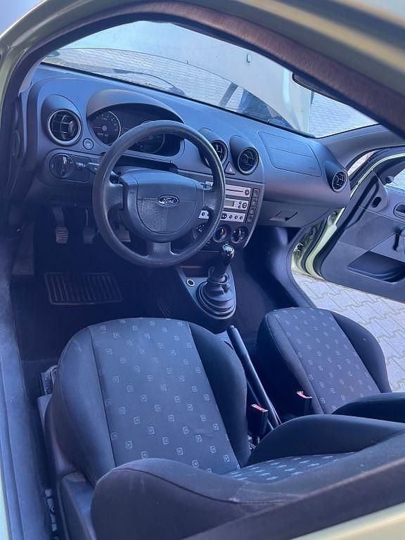 Gebraucht Ford Fiesta 101 PS (74 kW) 2005 Gelb Kleinwagen