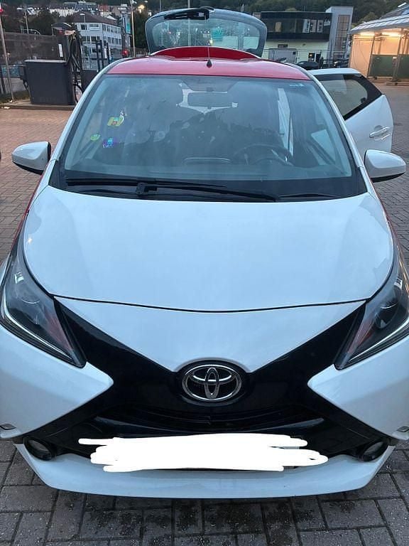 Rot Gebraucht 2017 Toyota Aygo X-play Kleinwagen | 4.999 € (Superpreis) - Bild 1/4