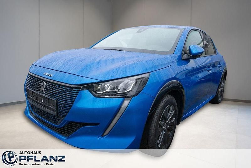 Blau Gebraucht 2022 Peugeot e-208 Allure Kleinwagen | 17.490 € (Fairer Preis) - Bild 1/4
