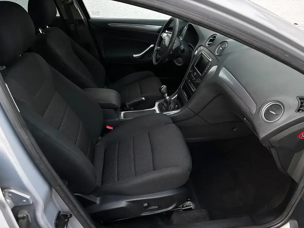 Gebraucht Ford Mondeo 200 PS (147 kW) 2011 Silber Kombi