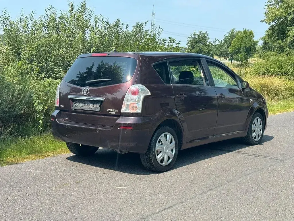 Gebraucht Toyota Corolla Verso 129 PS (94 kW) 2008 Violett Van / Kleinbus