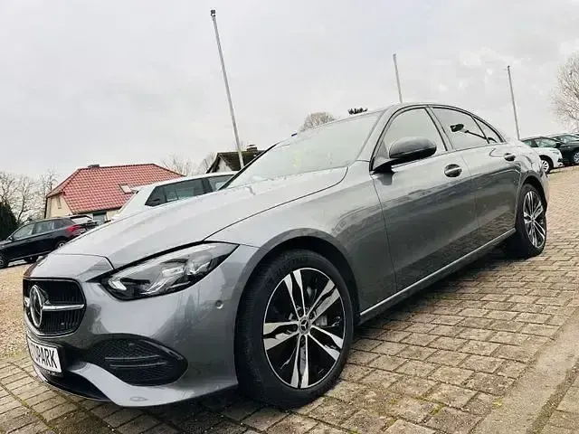 Gebraucht Mercedes E300 Avantgarde 313 PS (230 kW) 2022 Grau Limousine