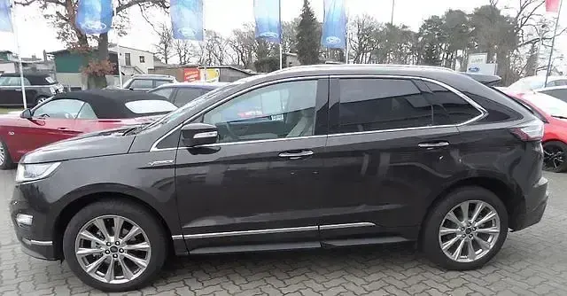 Second-hand Ford Edge Vignale 209 CP (153 kW) 2016 Negru SUV
