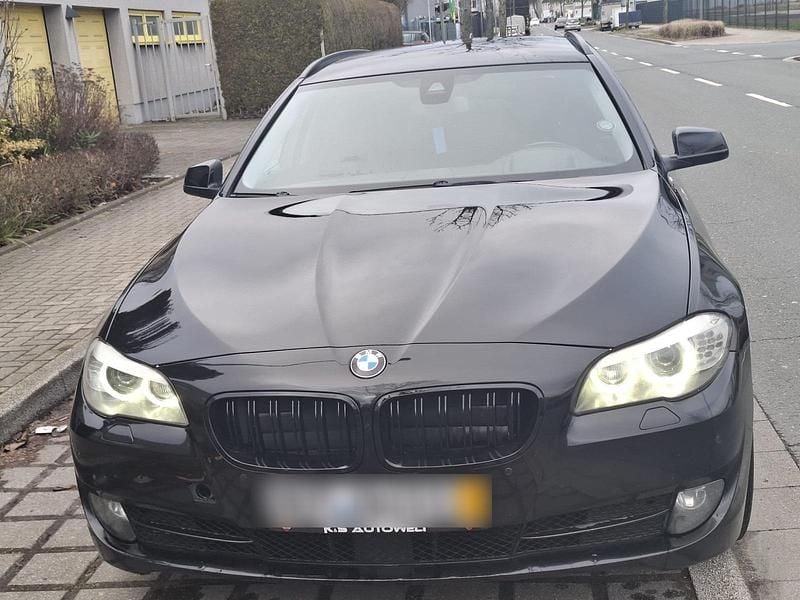 Gebraucht BMW 530 258 PS (189 kW) 2013 Schwarz Kombi