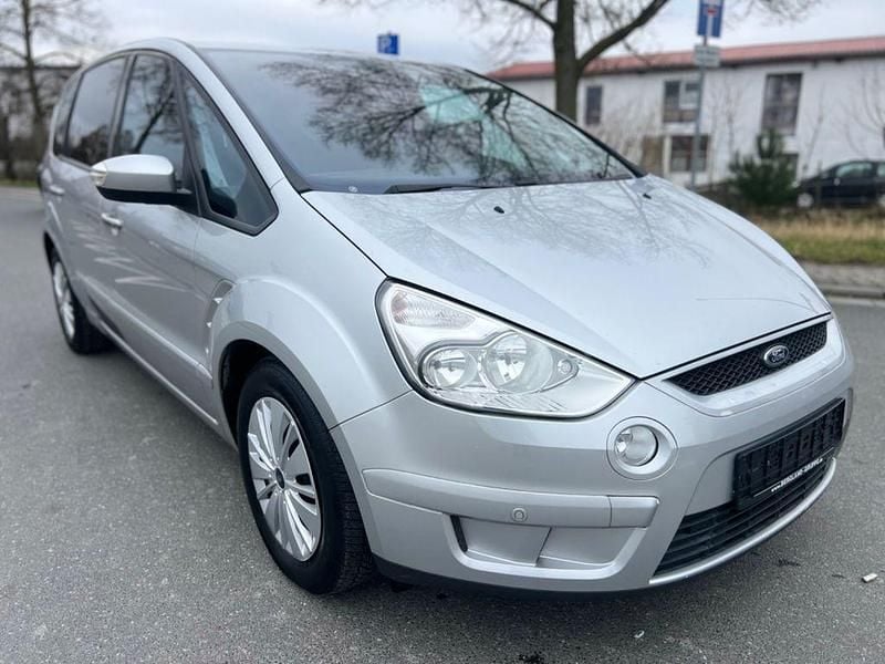 Gebraucht Ford S-MAX Titanium 140 PS (102 kW) 2008 Silber Van / Kleinbus