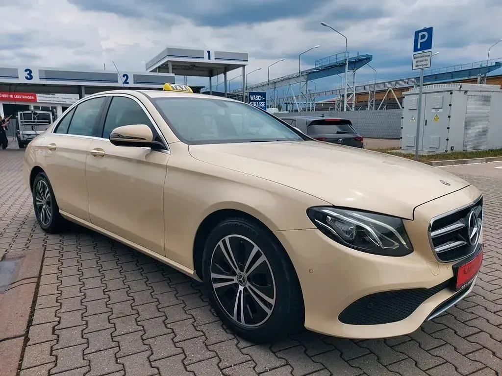 Gebraucht Mercedes E200 160 PS (117 kW) 2021 Beige Limousine