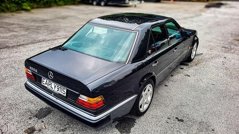 Gebraucht Mercedes E500 320 PS (235 kW) 1991 Schwarz Coupé