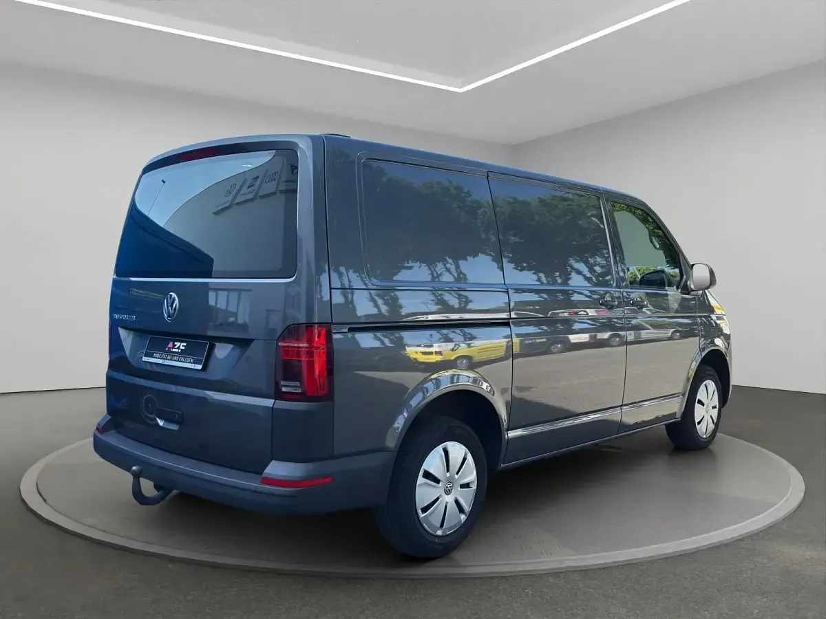 Gebraucht VW T6.1 110 PS (80 kW) 2023 Indiumgrau metallic Van