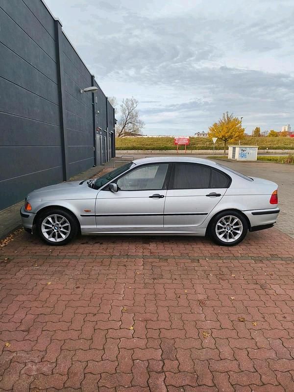 Gebraucht 2000 BMW 320 Limousine | 1.550 € (Guter Preis) - Bild 1/4
