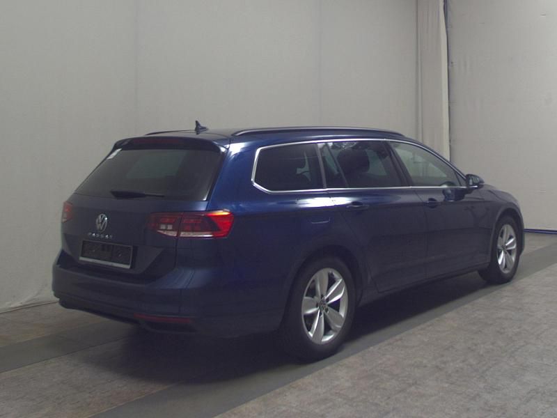 Gebraucht VW Passat Business 190 PS (139 kW) 2022 Blau Kombi