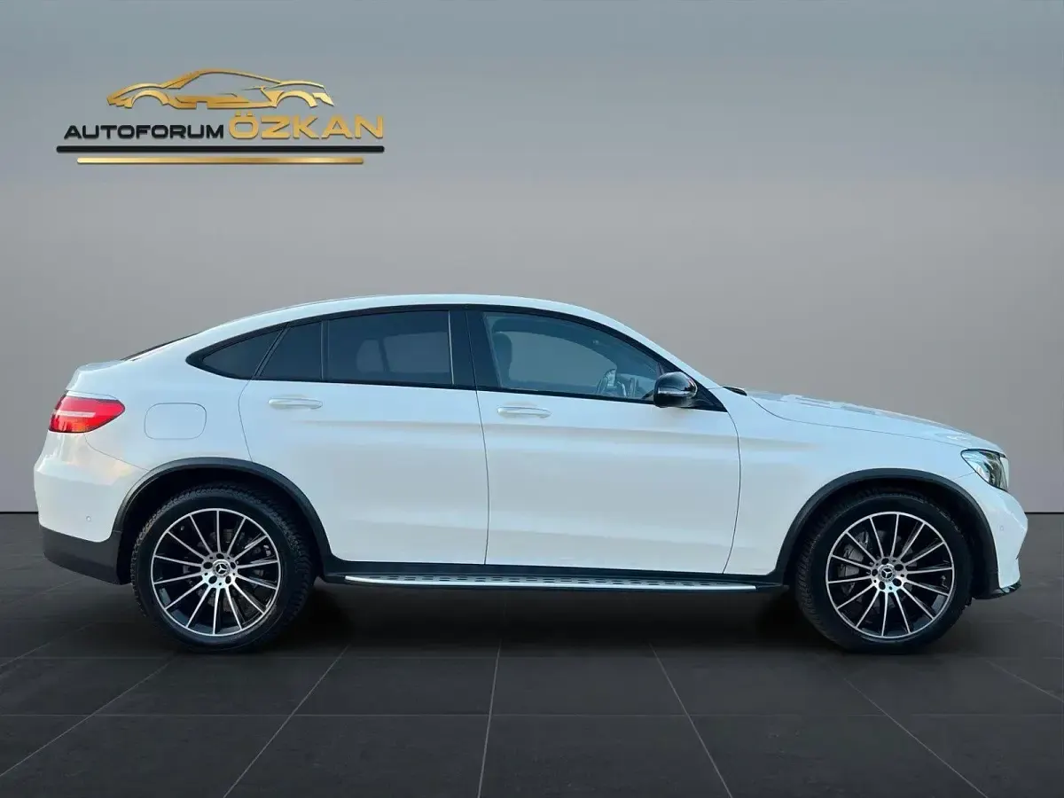 Gebraucht Mercedes GLC300 AMG line 245 PS (180 kW) 2017 Weiß Coupé