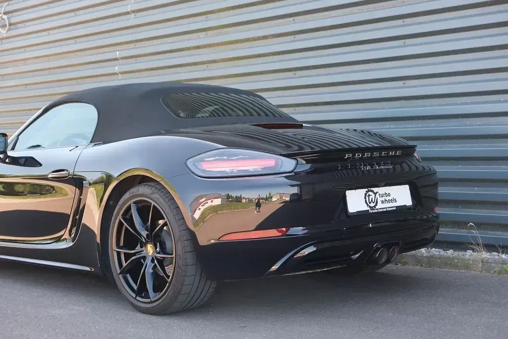 Gebraucht Porsche Boxster 299 PS (219 kW) 2024 Schwarz Cabrio