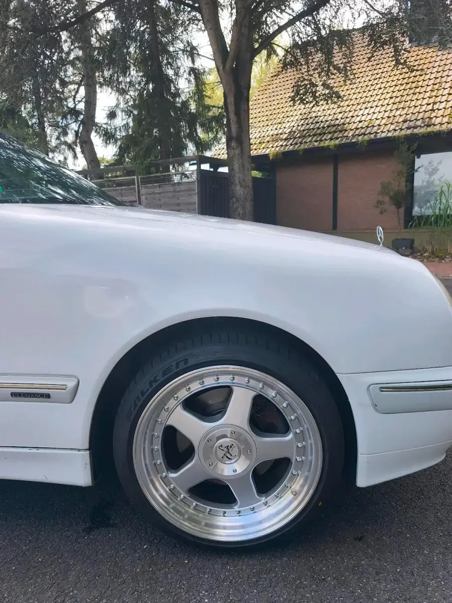 Gebraucht Mercedes E280 Elegance 204 PS (150 kW) 2000 Weiß Limousine