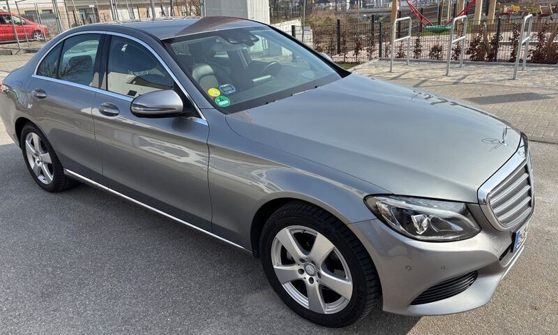 Silber Gebraucht 2016 Mercedes C220 Avantgarde Limousine | 17.500 € (Fairer Preis) - Bild 1/4