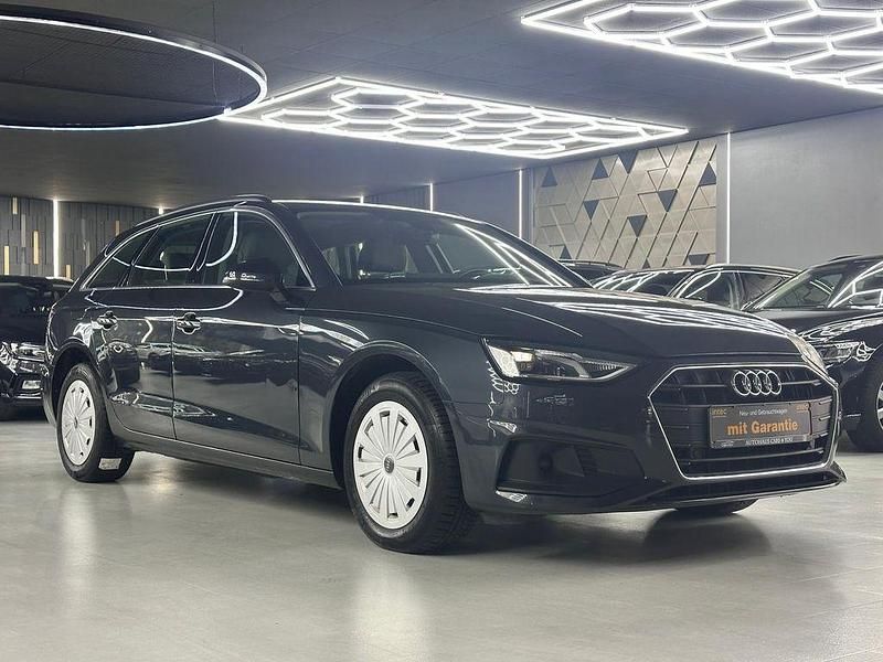 Gebraucht Audi A4 Basis 163 PS (119 kW) 2021 Grau Limousine