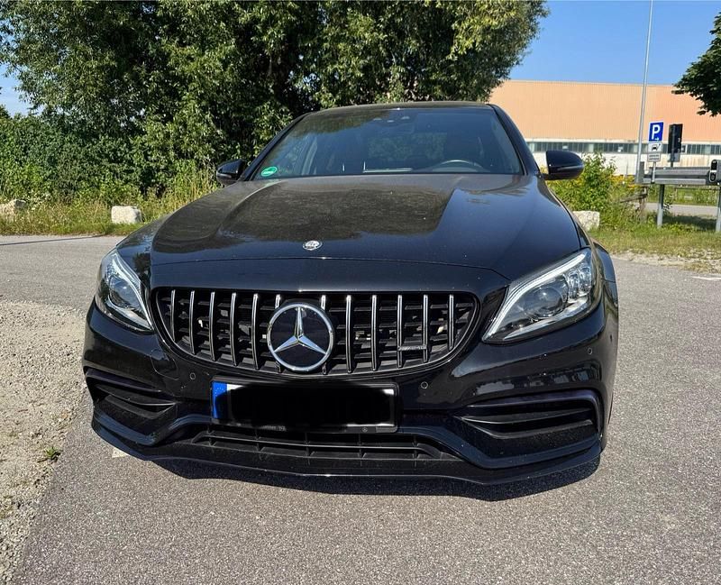 Schwarz Gebraucht 2019 Mercedes C63 AMG AMG Limousine | 51.000 € (Fairer Preis) - Bild 1/4