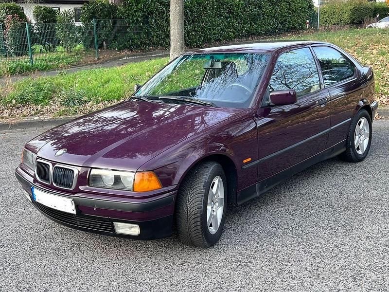 Violet Gebraucht 1997 BMW 316 Coupé | 4.990 € - Bild 1/4