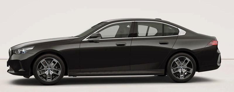 Gebraucht BMW 520 Sport Line 197 PS (144 kW) 2024 Schwarz Limousine