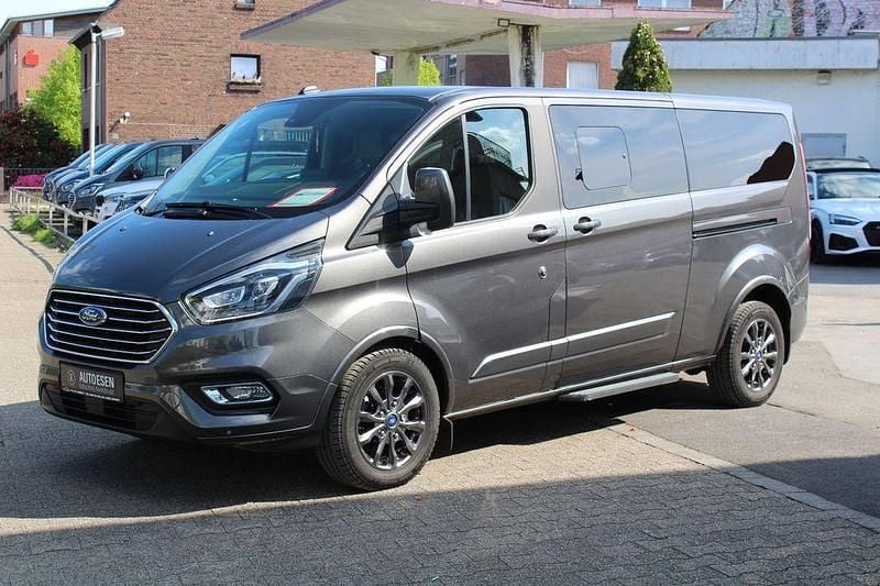 Grau Gebraucht 2020 Ford Tourneo Custom Titanium X Van / Kleinbus | 39.500 € (Fairer Preis) - Bild 1/4
