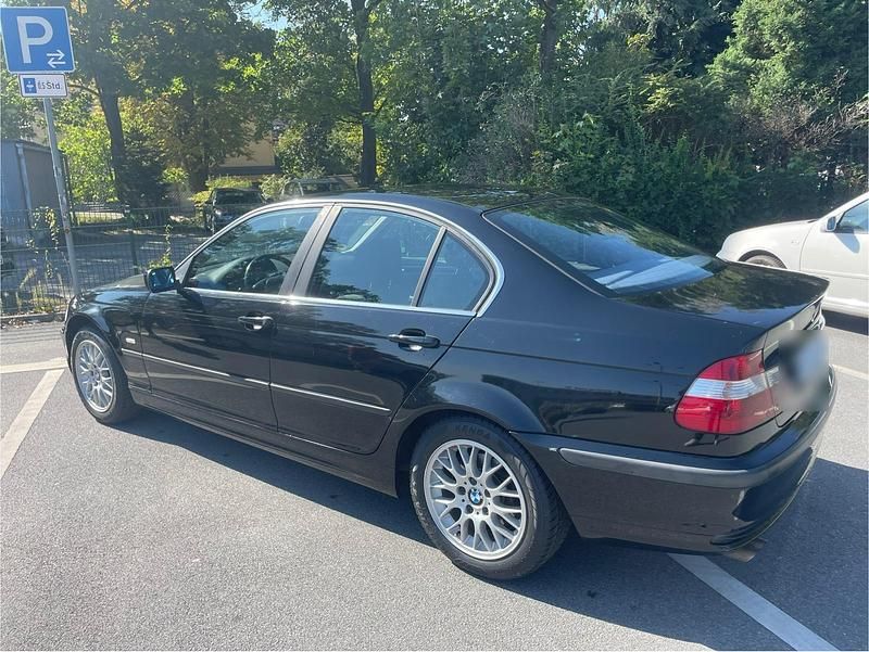 Gebraucht BMW 320 150 PS (110 kW) 2000 Schwarz Limousine