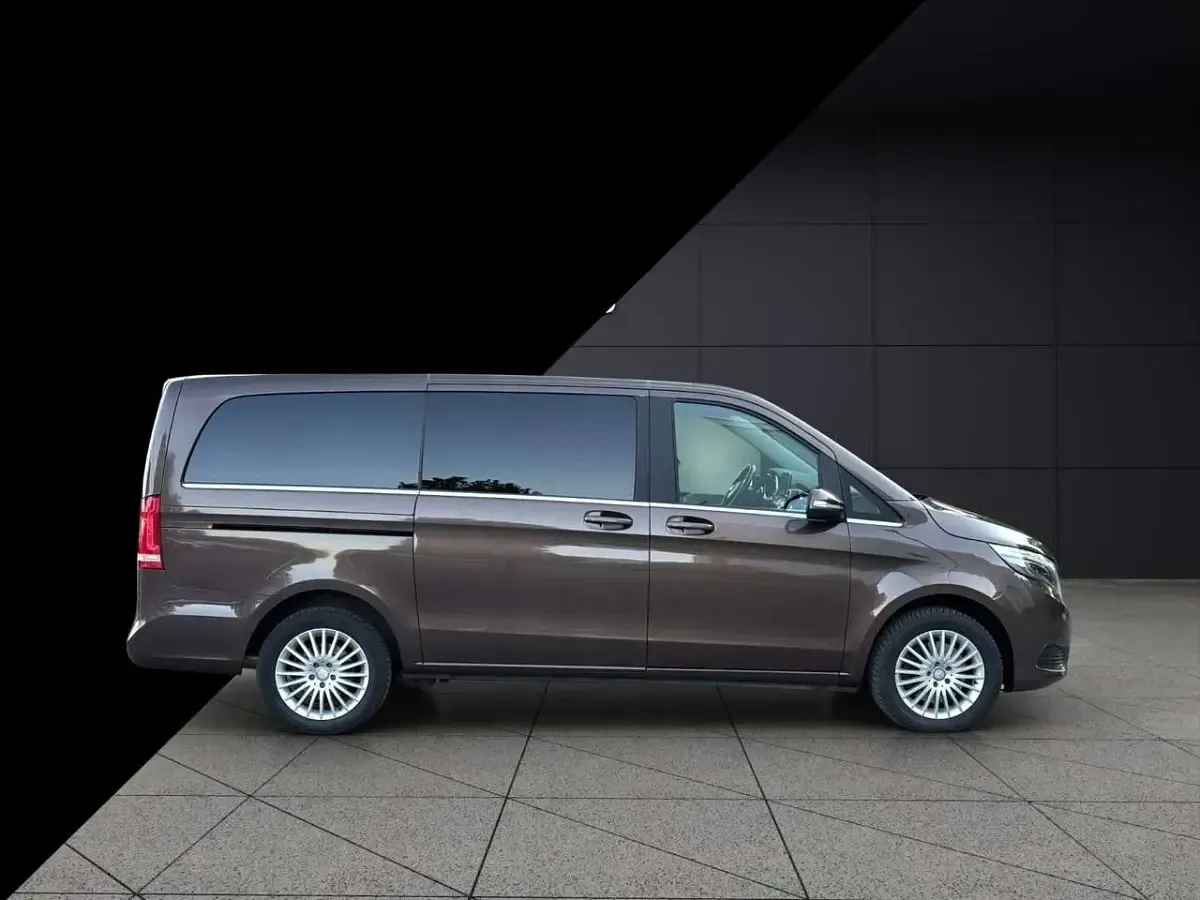 Gebraucht Mercedes V250 Avantgarde 190 PS (139 kW) 2015 Braun Van / Kleinbus