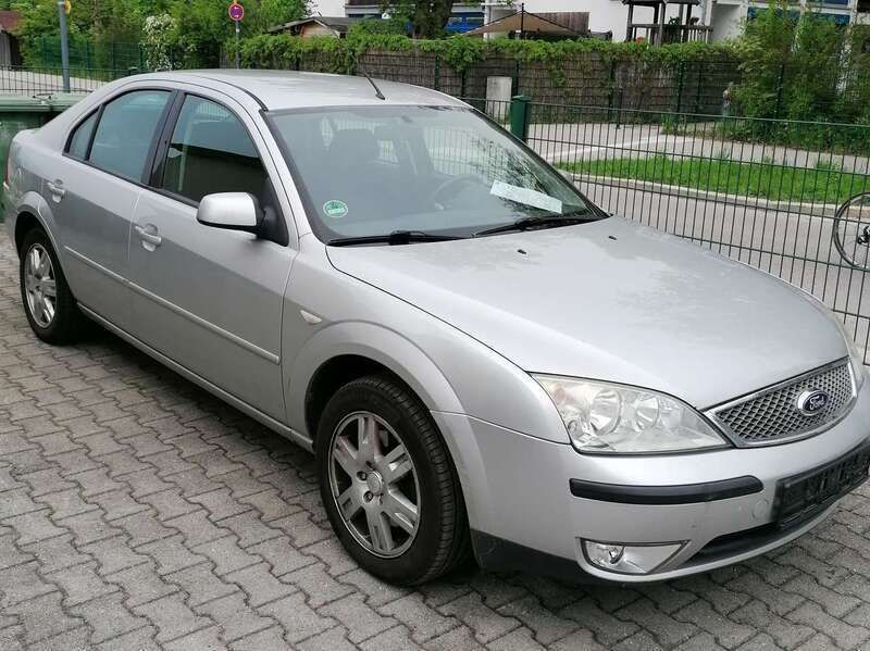 Silber Gebraucht 2004 Ford Mondeo Trend Limousine | 1.950 € (Fairer Preis) - Bild 1/4