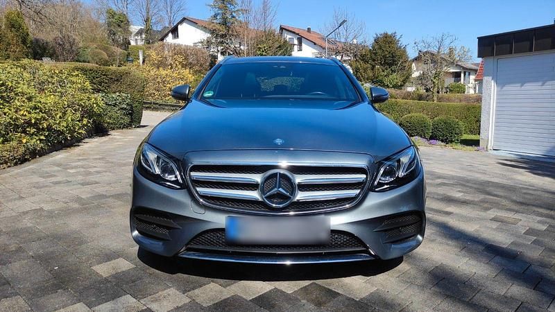 Gebraucht Mercedes E200 Sport 184 PS (135 kW) 2017 Grau Kombi