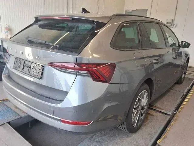 Gebraucht Skoda Octavia 150 PS (110 kW) 2023 Grau Kombi