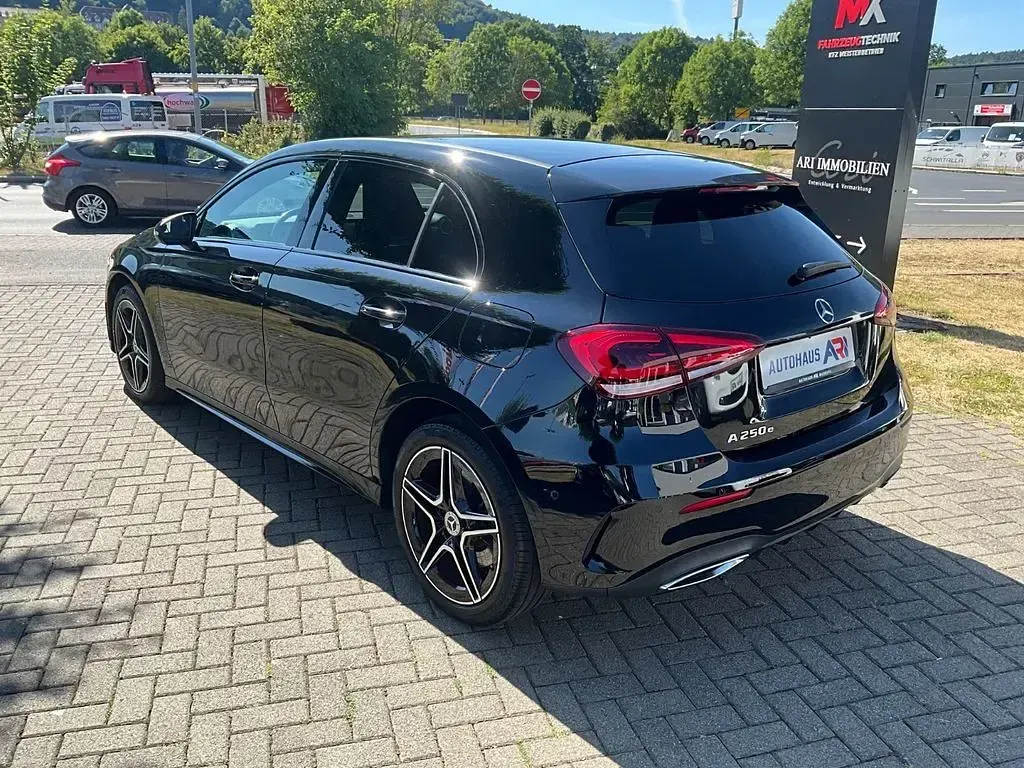 Gebraucht Mercedes A250 AMG 160 PS (117 kW) 2021 Schwarz Limousine