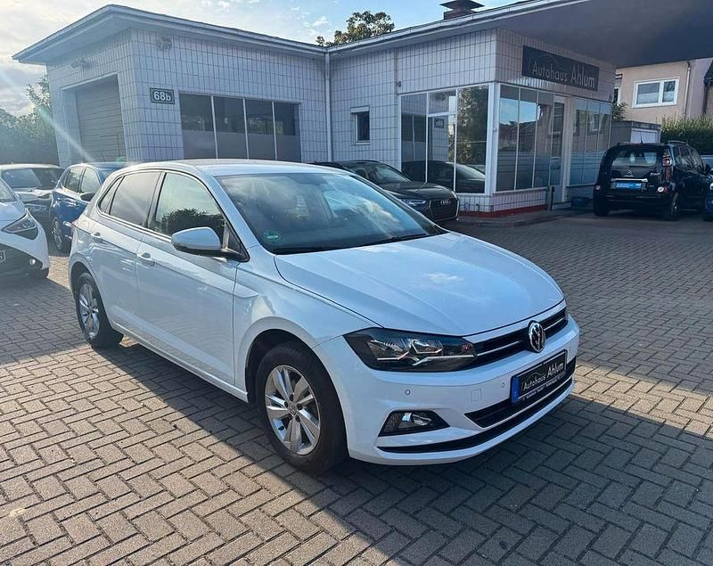 Weiß Gebraucht 2018 VW Polo Comfortline Limousine | 10.999 € (Guter Preis) - Bild 1/4