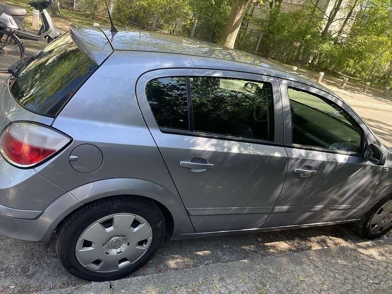 Gebraucht 2006 Opel Astra Sport Limousine | 2.650 € (Fairer Preis) - Bild 1/4